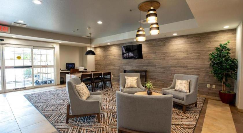 Candlewood Suites Saint Joseph By Ihg Kültér fotó